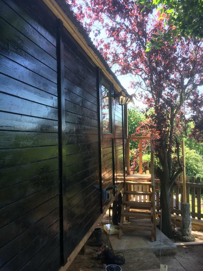 The Cherry Tree Gypsy Wagon 밴베리 외부 사진